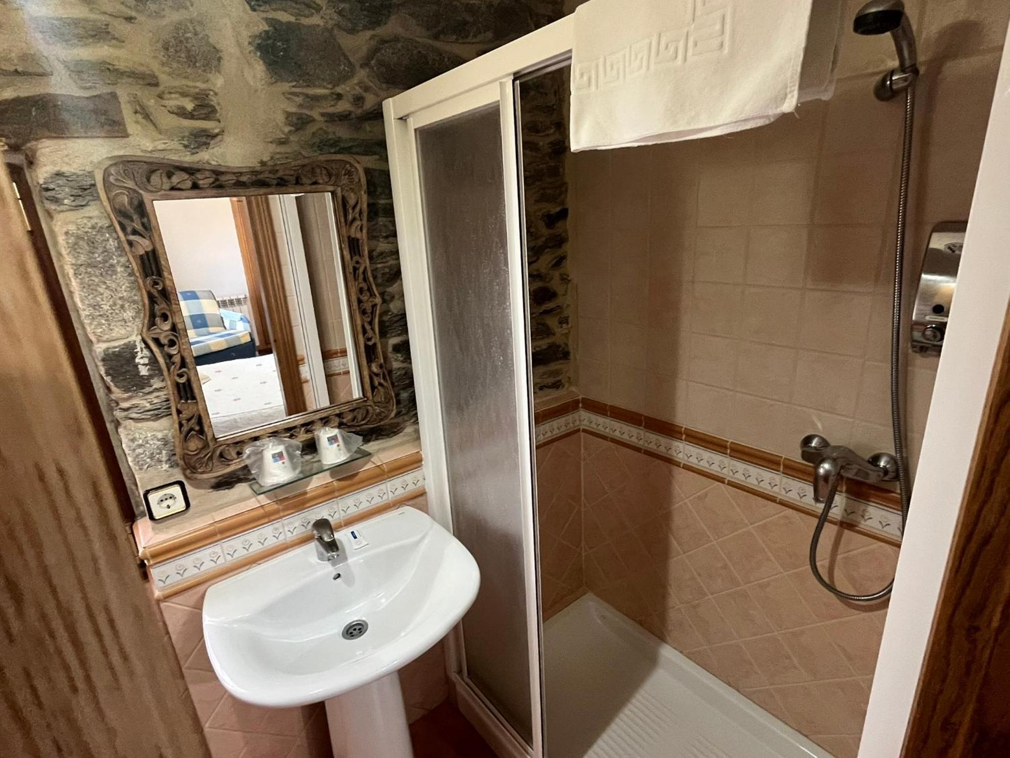 Hotel Caldelas Sacra-Pension Rustica 3 Estrellas Кастро-Кальделас Екстер'єр фото