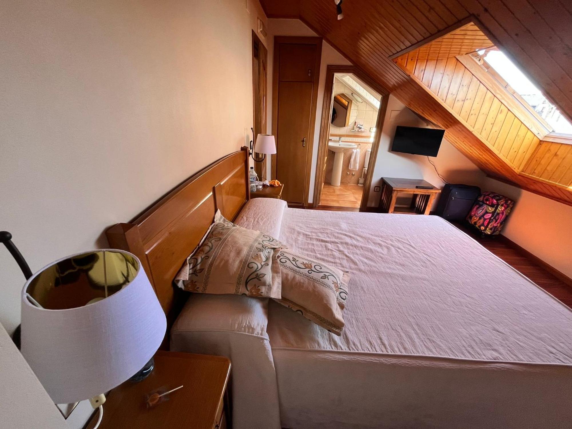 Hotel Caldelas Sacra-Pension Rustica 3 Estrellas Кастро-Кальделас Екстер'єр фото